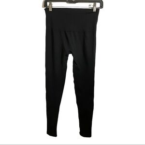 Assets by sara blakley womens black leggings size large Spanx maker.